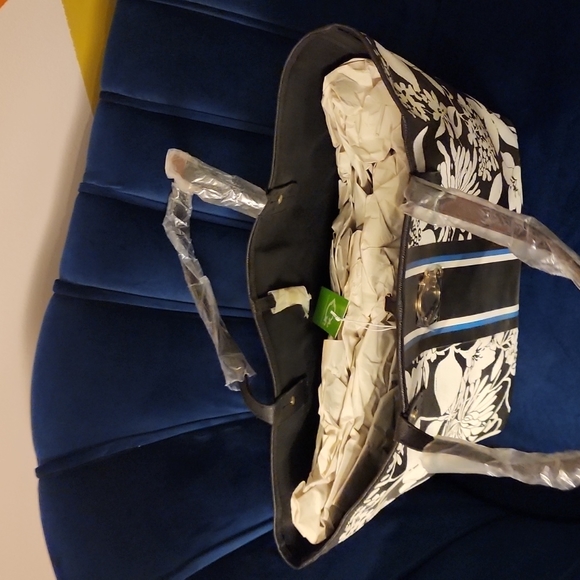 C Wonder black and White floral large tote - Picture 3 of 6